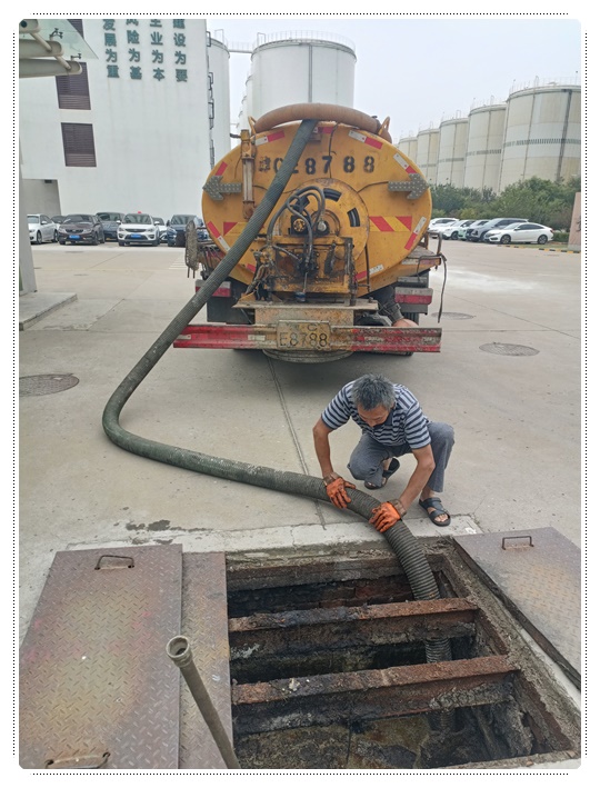 工布江达隔油池清掏